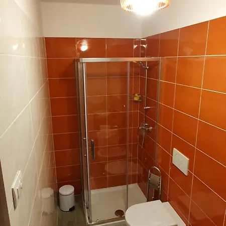 Al Santuario Konukevi